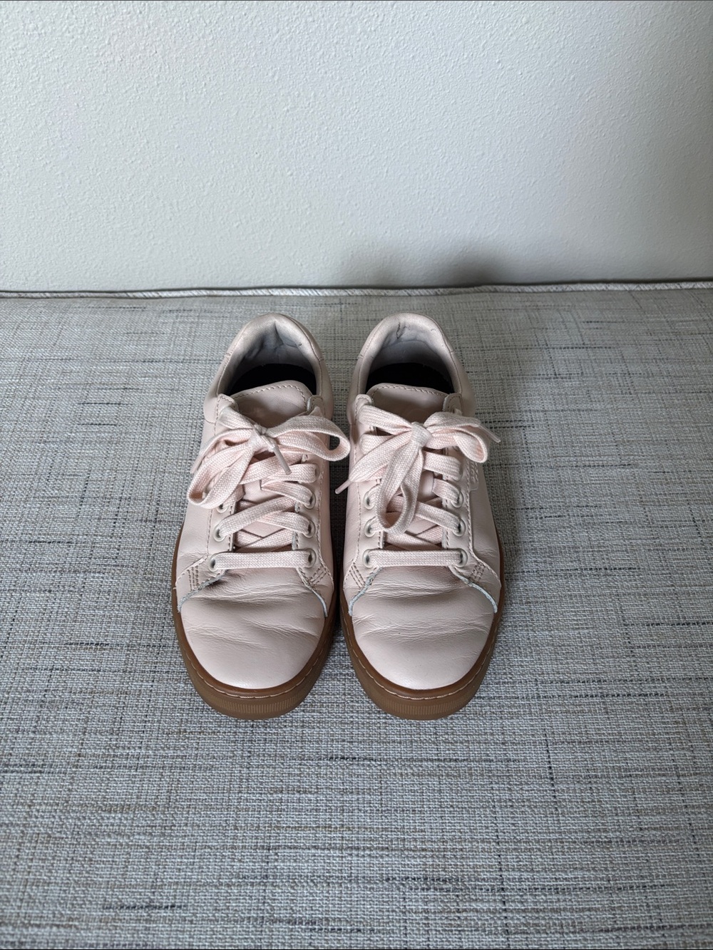 Sorel Cyprus LX Women’s Casual Lace-Up Sneakers in pearlescent / light pink 5.5